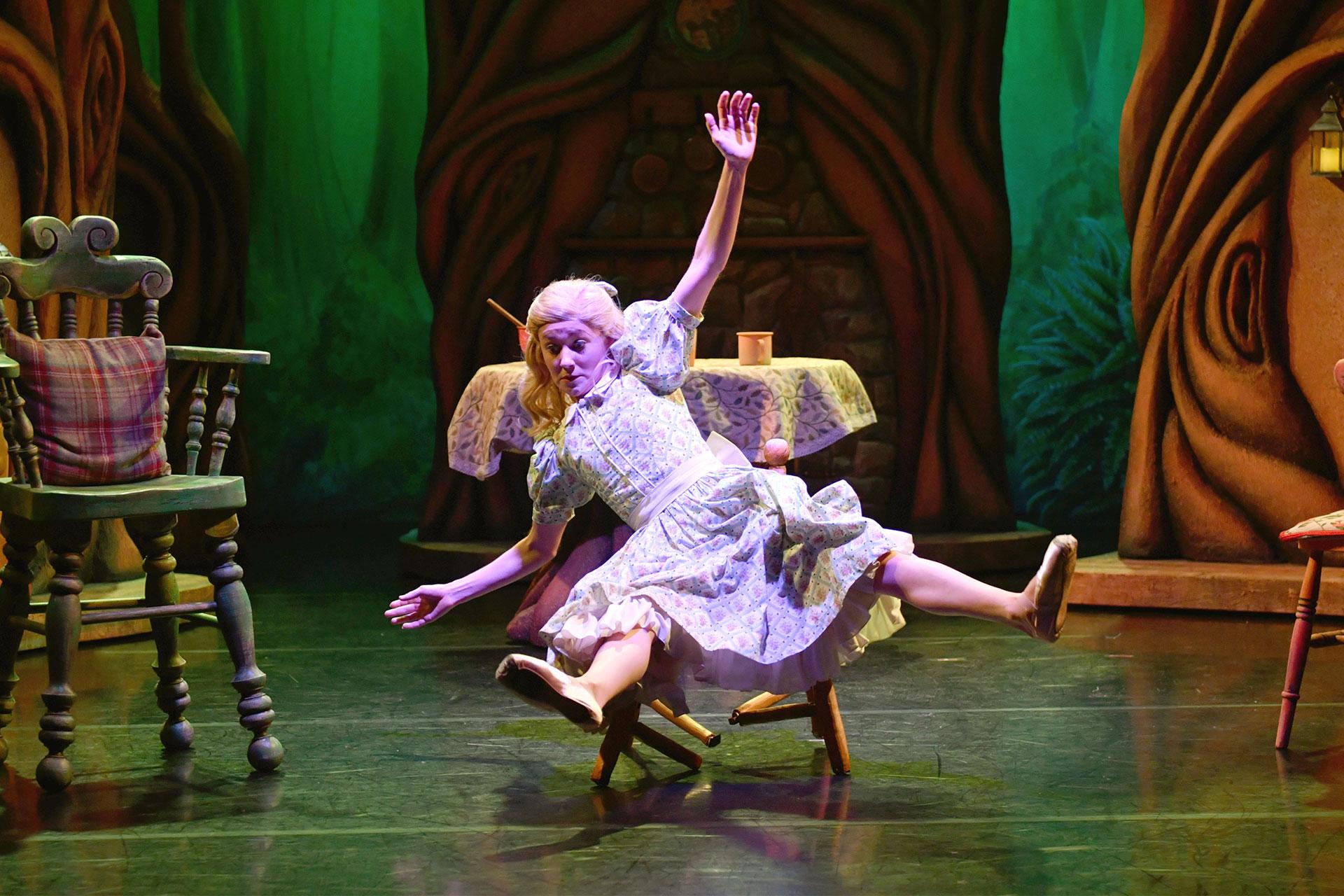 Goldilocks & the Three Bears, production, 2016, Jenny Hackwell, photo Lauren Godfrey Oops! Goldilocks breaks a chair while sitting in it