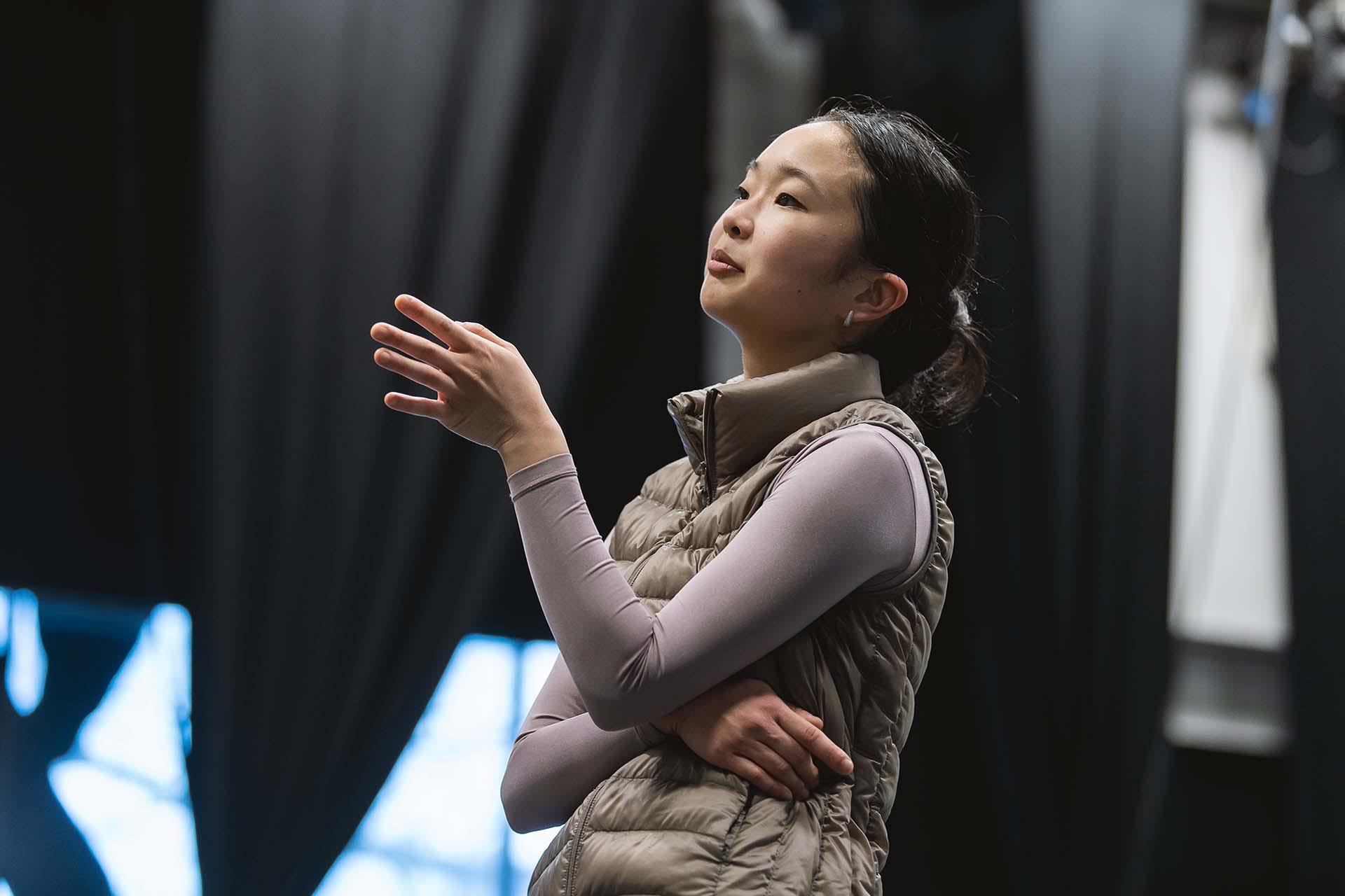 Dancer turned choreographer gives instructions