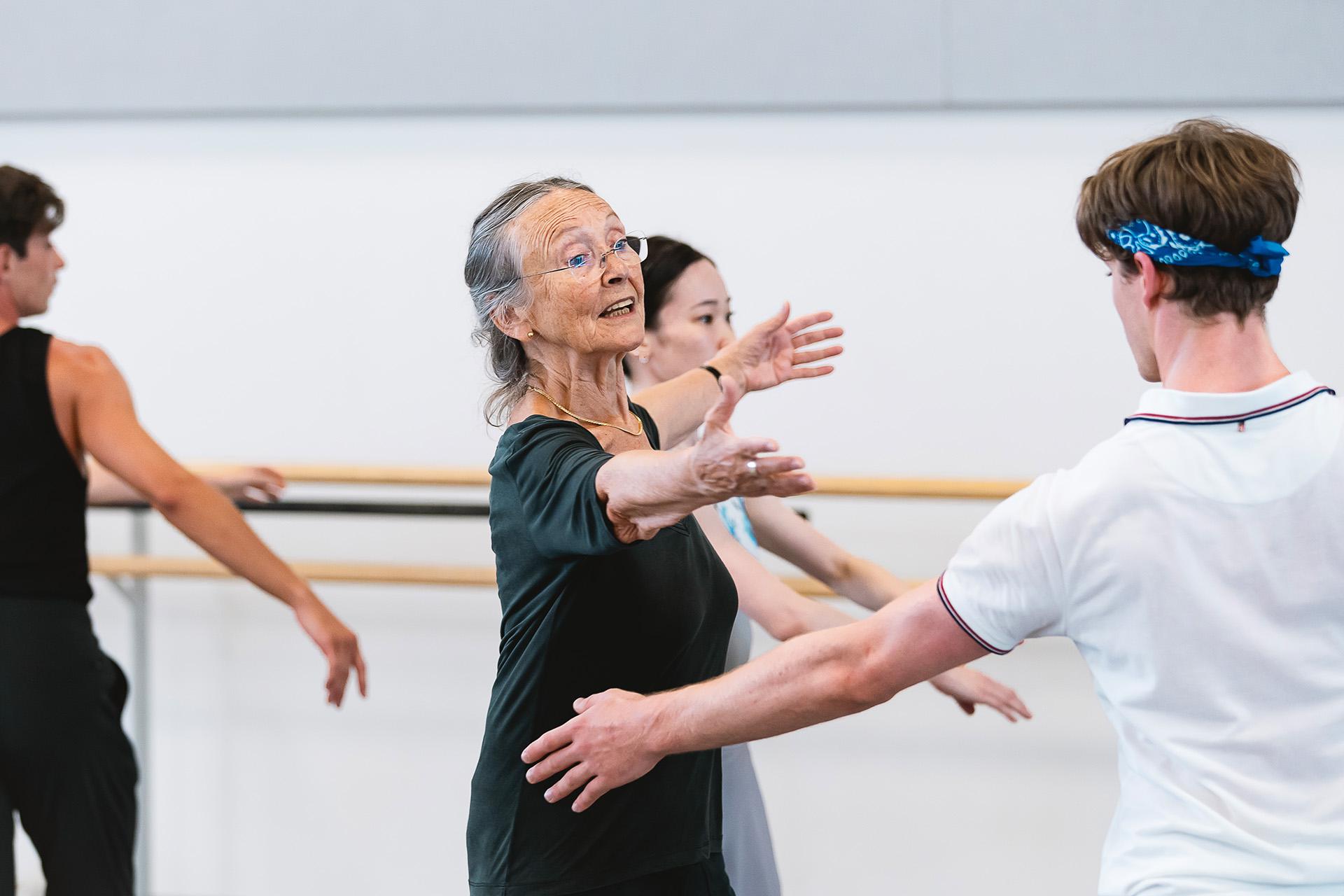 Sonja Marchiolli demonstrates the emotion and movement the dancers should strive for during Four Last Songs