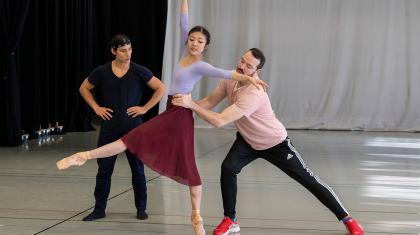 ayami Miyata and Kevin Poeung with the choreographer, Kenneth Tindall, rehearsing Geisha. Photo Lauren Godfrey.