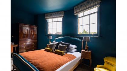 Silent Auction - Aragon House